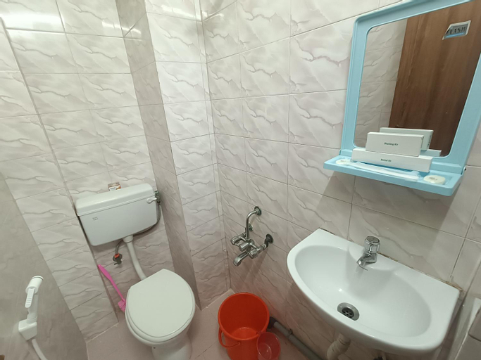 Bathroom 7