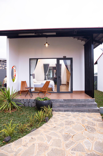 Exterior 1
