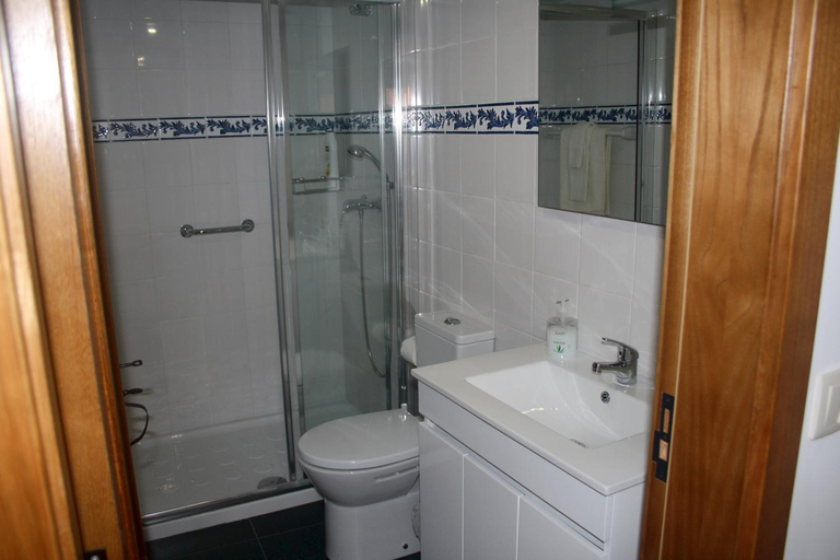 Bathroom 3, Casas do Eido e Casa da Viuva, Celorico de Basto