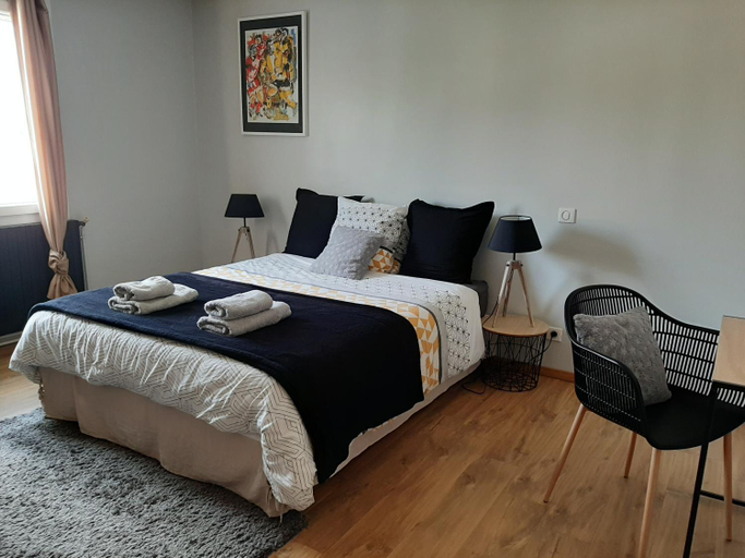 Others 3, Chambre double dans maison chaleureuse et familiale, Aude