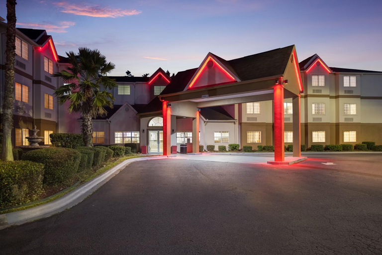 Exterior & Views 1, Red Roof PLUS+ & Suites Savannah – I-95, Chatham