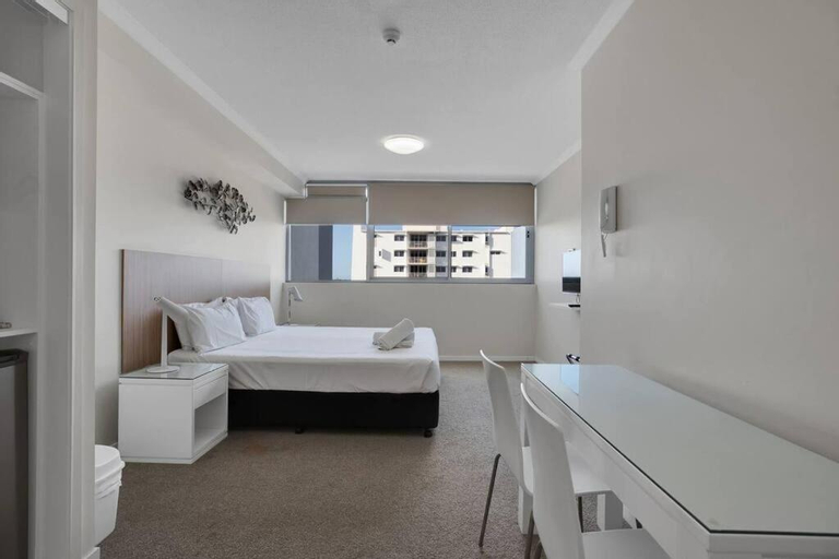 Excellent Location - Modern Hotel Room in Mackay, Mackay - Pt A