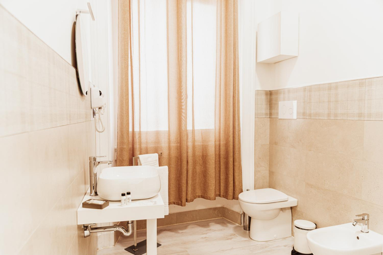 Bathroom 17