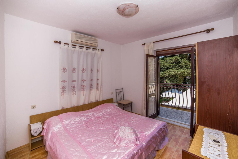 Others 5, Apartments and Rooms Drpic, Supetar