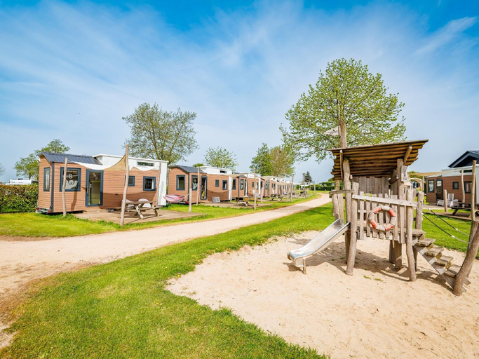 Fully furnished Tiny House near the beach, Buren