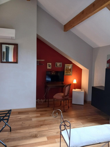 Others 4, LA MAISON FORTE, Dordogne
