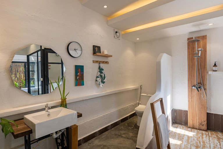 Bathroom 2, Daya Villa, Kampot