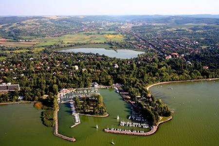 Others 5, Klimatizalt, medences, jakuzzis nyaralo a Balatonnal!, Balatonföldvári