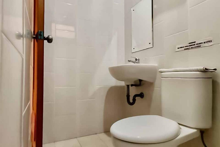 Bedroom 3, RedDoorz Plus Syariah near Cirebon Super Block Mall 2, Cirebon