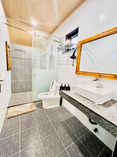 Bathroom 2, Tropical Valley Homestay - Villas, Bố Trạch