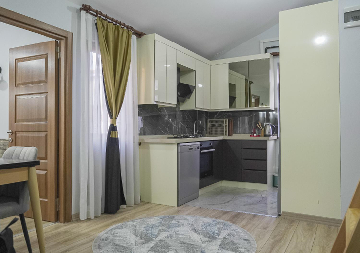 Others 5, Mar Suite, Fatih