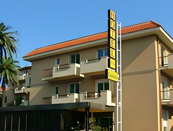 Others 3, Residence Greco, Imperia