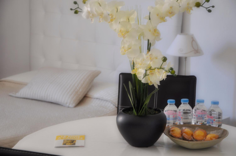 Bedroom 1, Azur Meuble, Alpes-Maritimes