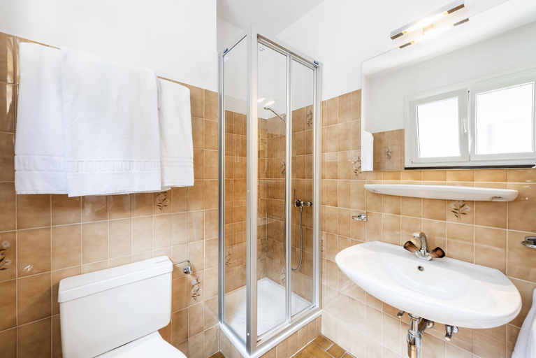 Bathroom 3, Albergo Svizzero, Mendrisio