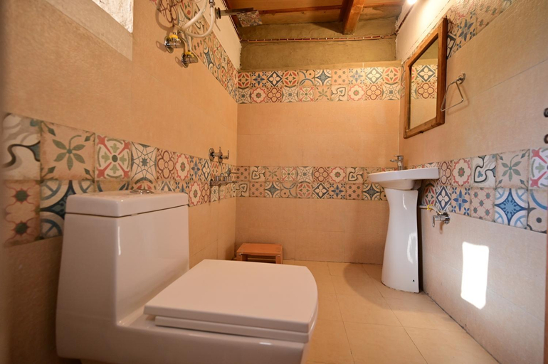 Bathroom 3, Himalayan Mud Resort, Kullu