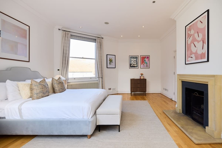 Bedroom 2, The Hampstead Getaway - Charming 5bdr Home With Conservatory, London