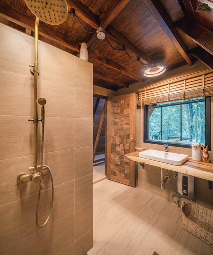 Bathroom 16