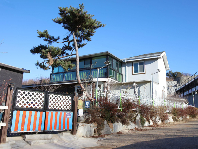Exterior view 2, Incheon Daebudo (Yeongheungdo) Eunhasu Bed and Breakfast, Ongjin