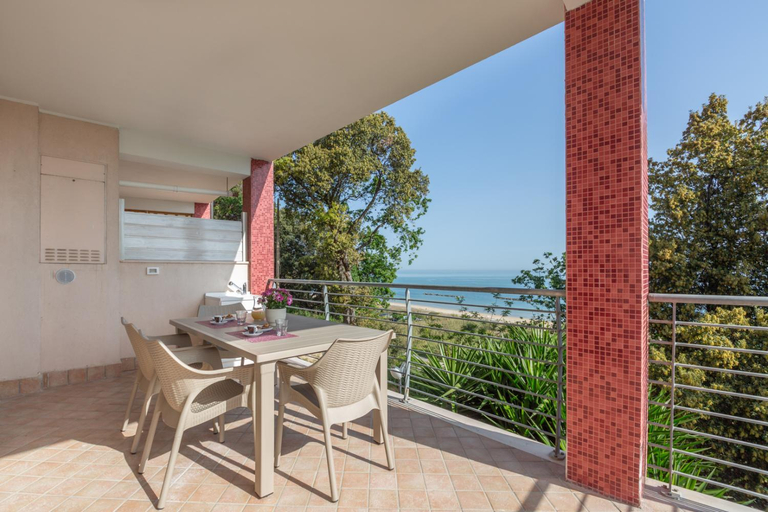 Others 3, AbruzzodAmare Amazing Apartments with Romantic Sea View, Chieti