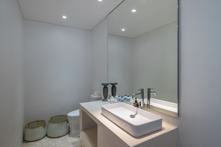 Bathroom 4, Villa Sunset Berawa, Badung