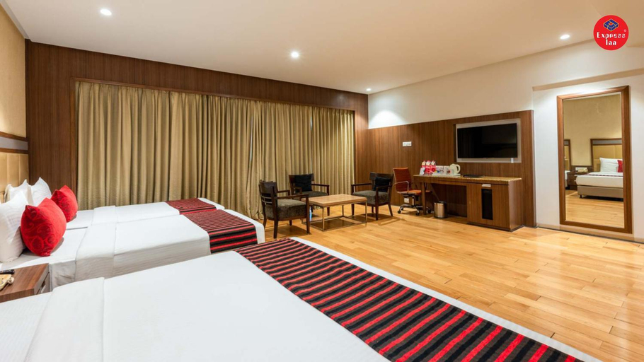 Bedroom 3, Express Inn The Business Luxury Hotel, Nashik