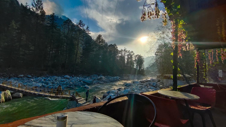 5, MH-12 Homestays and Cafe., Kullu