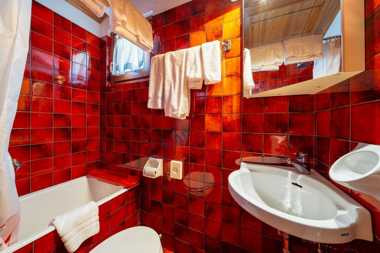 Bathroom 3, Barisetti Sport Hotel, Belluno