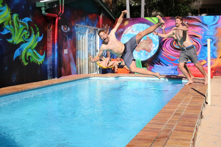 Sport & Beauty 3, Aussitel Backpackers, Coffs Harbour - Pt A