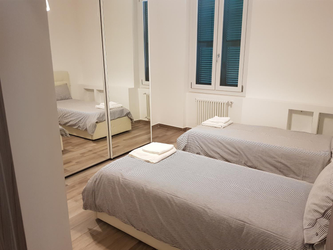 Bedroom 2, memeapartments, Genova