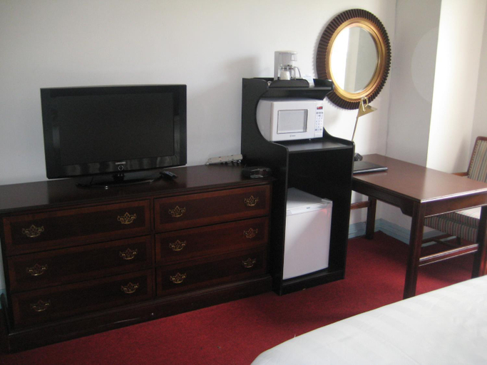 Bedroom 3, Nash Hotel, Alameda