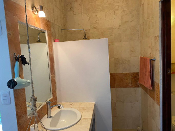 Bathroom 4, Hotel La Piazzetta, Mérida