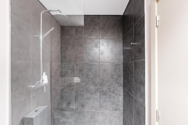 Bathroom 2, GuestReady - Quental Wallpaper near Marques Square, Porto