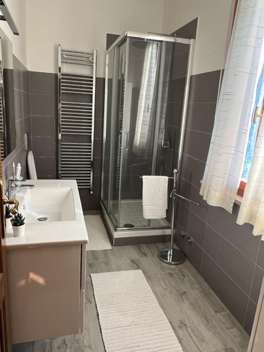 Others 5, Chez Vittoria, Rieti