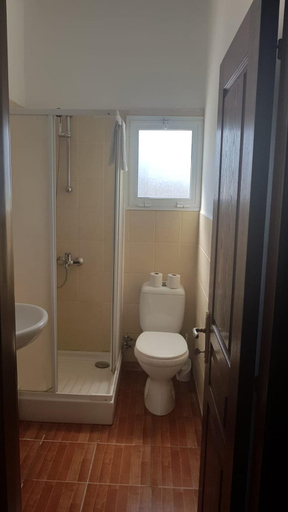 Bathroom 4, Citrus Tree Gardens Hotel