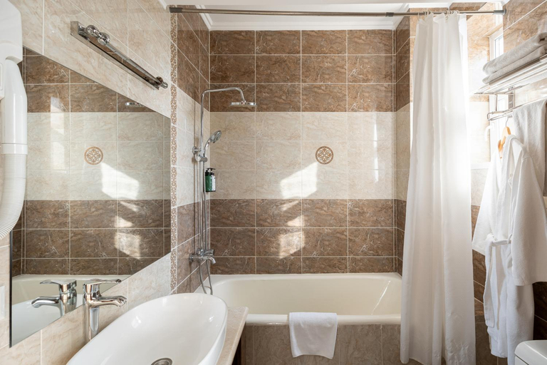 Bathroom 4, Soluxe Hotel Bishkek, Bishkek