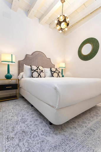 Others 5, Genteel Home Feria, Sevilla