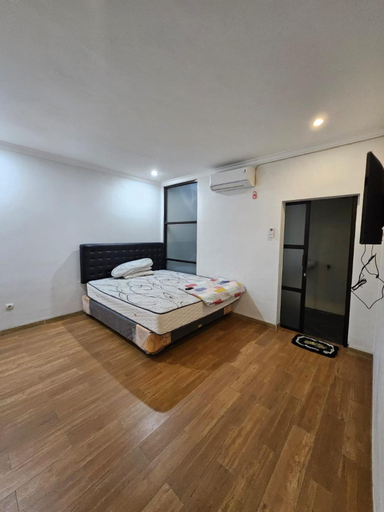 Bedroom 12