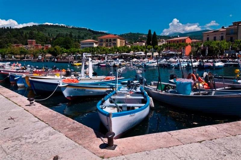 Exterior & Views 4, Appartamento Lavanda Garda, Verona
