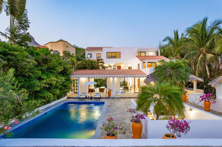 Sport & Beauty 5, 2048 - Villa Rebeca, Dist. Pochutla