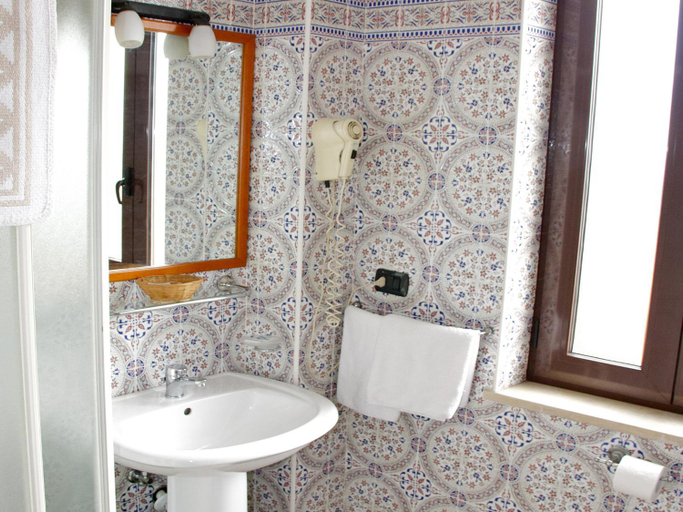 Bathroom 2, HOTEL BUSINESS, Napoli
