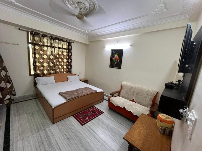 Bedroom 3, Giriraj kripa, Mathura