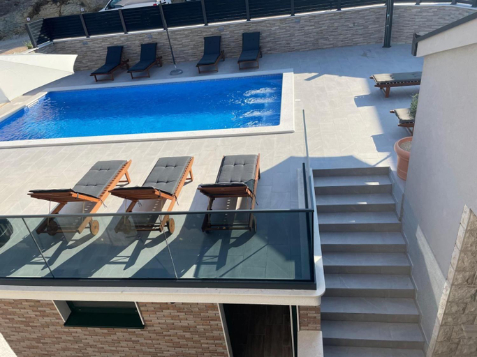 Sport & Beauty 5, Apartments Villa Milas With Pool, Dugi Rat