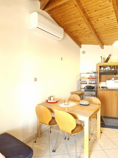 Others 3, Chrispy Apartments, Epirus