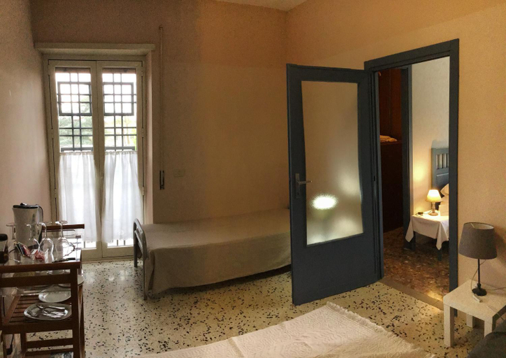 Others 3, casa Marilena, Rome