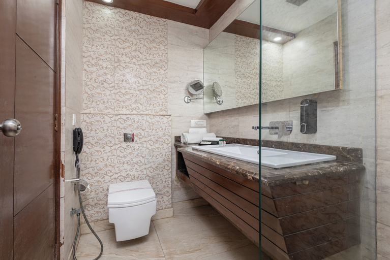Bathroom 3, The Solitaire Resort by Lawrence Hotels, Dehradun