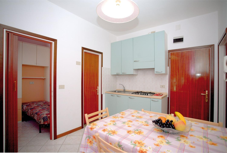 Bedroom 2, Apartment in Bibione 24558, Venezia