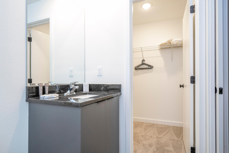Bathroom 4, 8761 ZD - 3 BD The Hub Paradise Cozy Place, Osceola