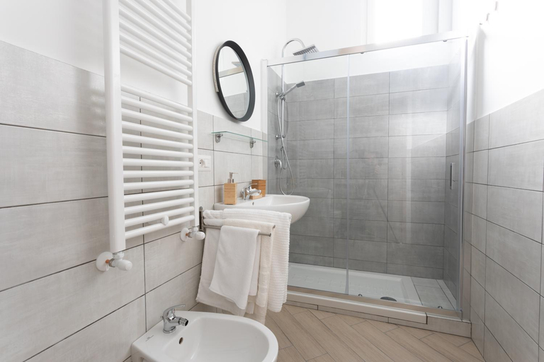 Bathroom 5, Casa Lyon, Potenza