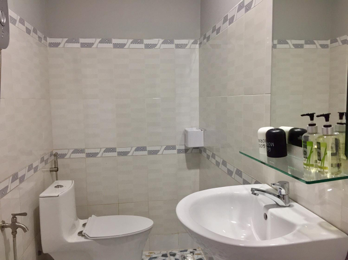 Bathroom 3, Eden House & Coffee Con Dao, Côn Đảo