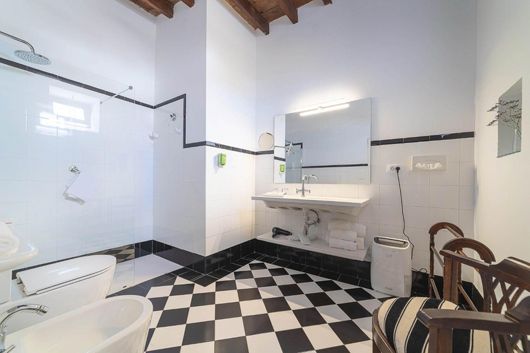 Bathroom 4, Hotel EL GRIFO, Las Palmas